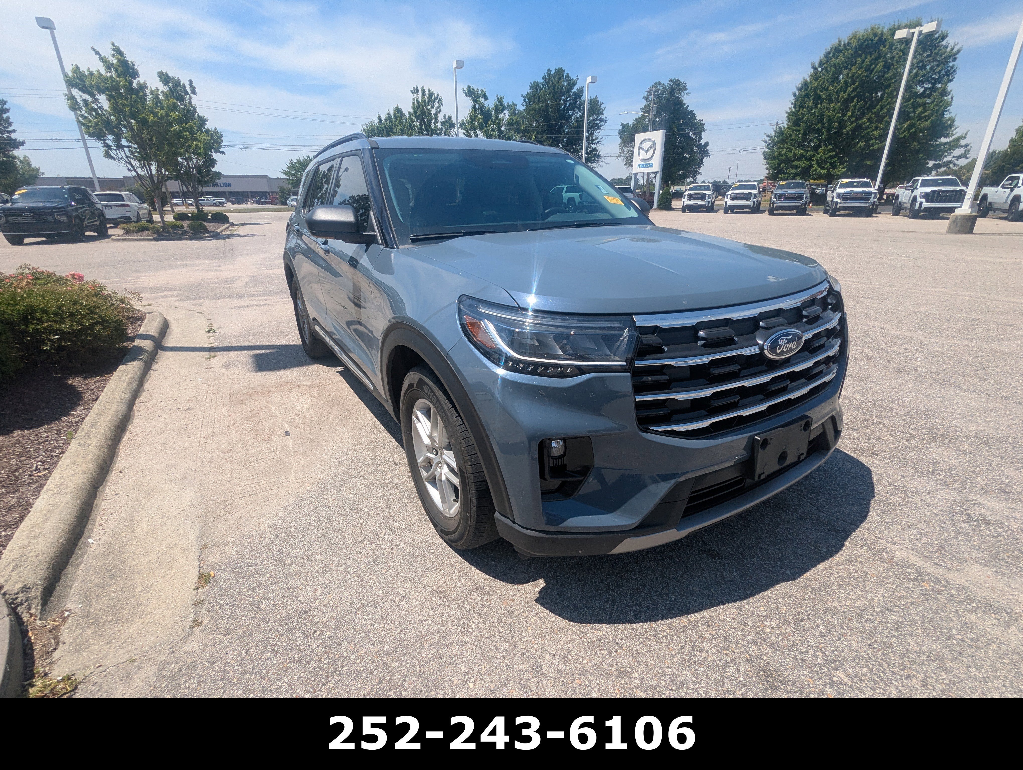 Used 2025 Vapor Blue Ford Active image 3