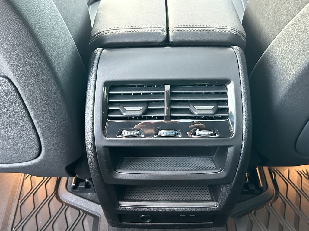 2026 BMW X5 50e - Photo 33