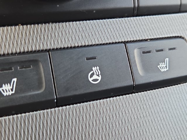 Used 2020 White Hyundai SEL image 28