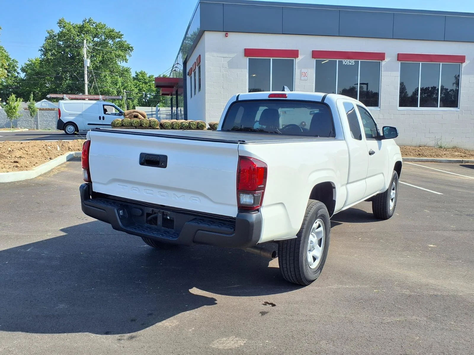Certified Used 2022 White Toyota SR image 4