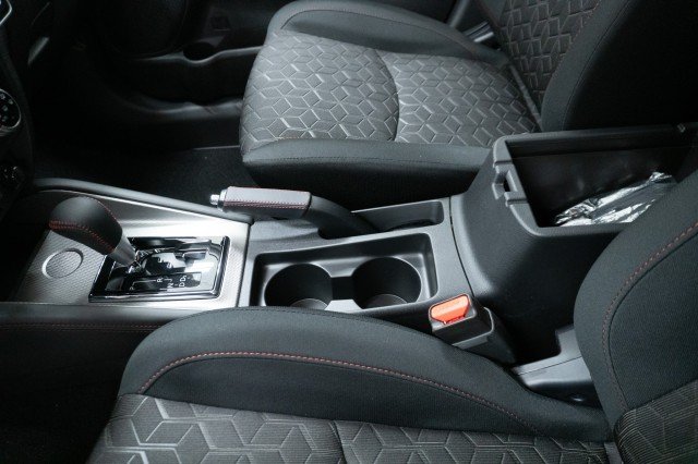 New 2027 Labrador Black Pearl Mitsubishi 2.0 LE 2WD image 32