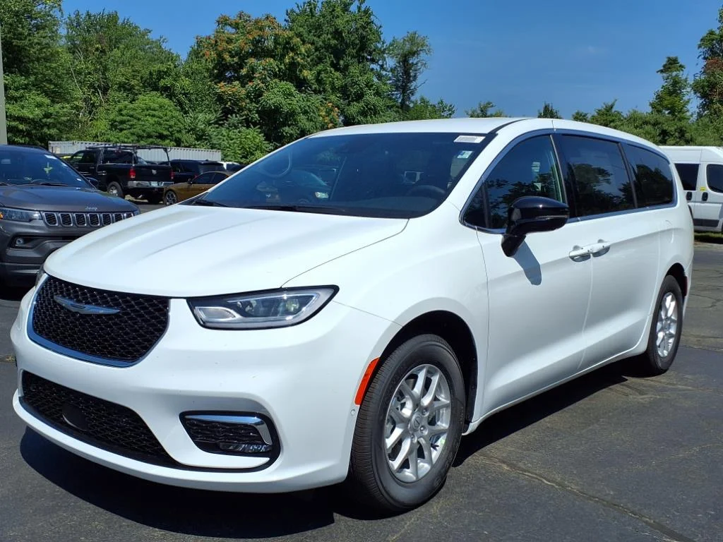 2026 Chrysler Pacifica Select - Photo 7