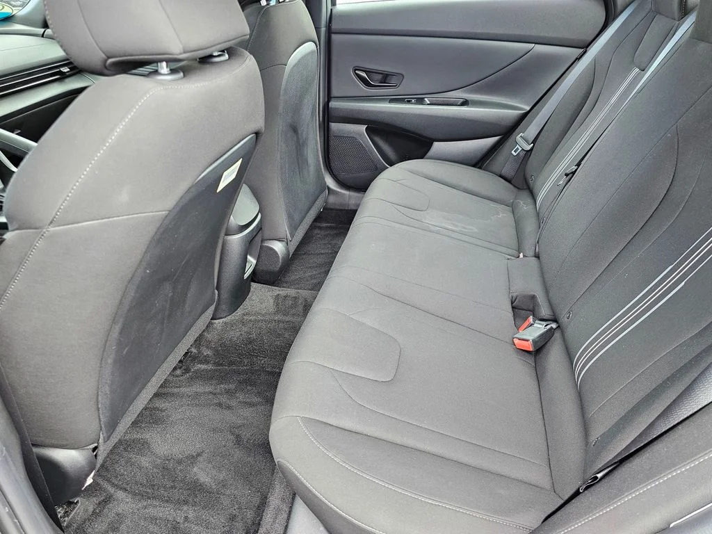 Used 2025 Gray Hyundai SEL Sport image 14