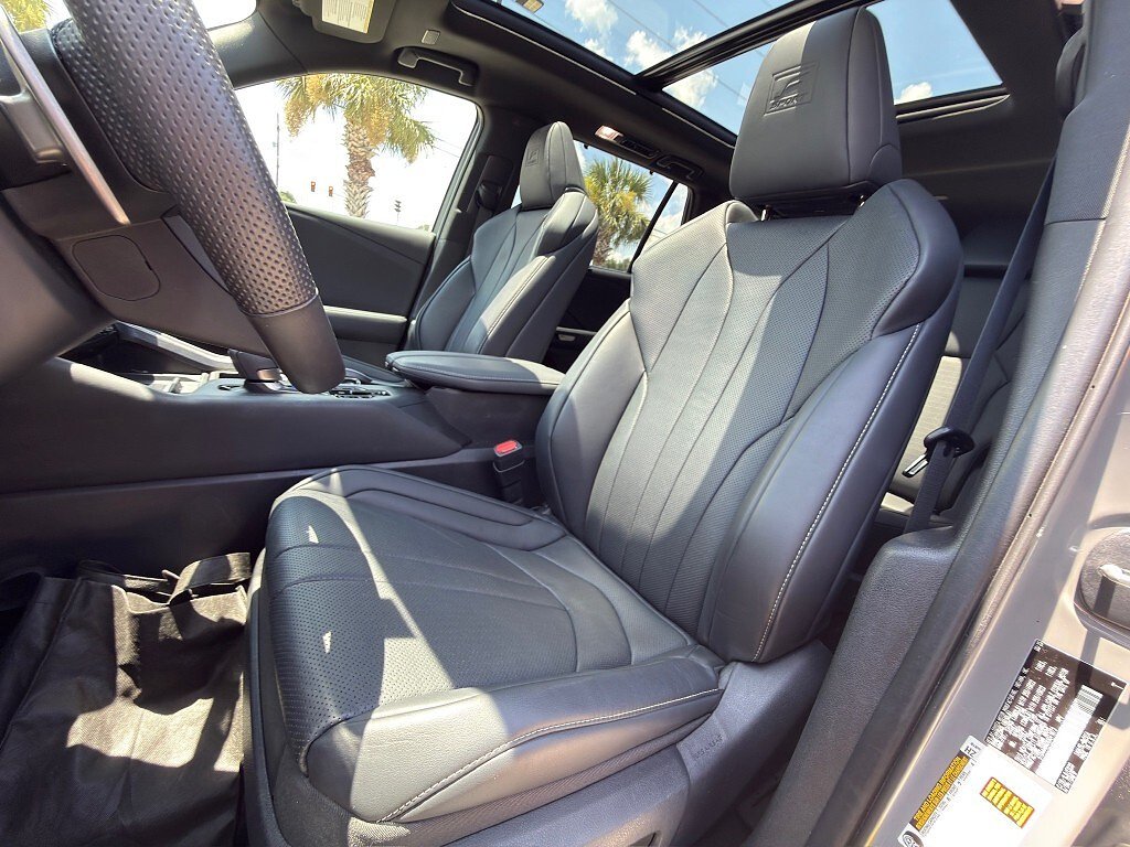 Certified Used 2025 Incognito Lexus F SPORT Handling image 12
