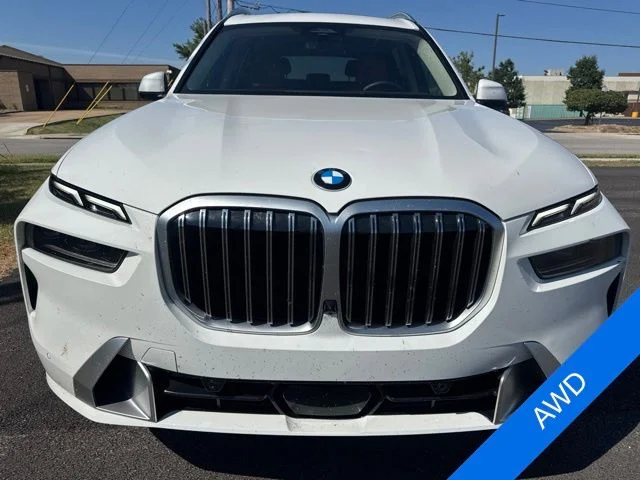 Used 2025 Alpine White BMW xDrive40i image 2
