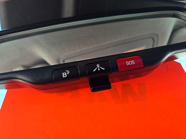 Used 2023 Black Hyundai SE image 18