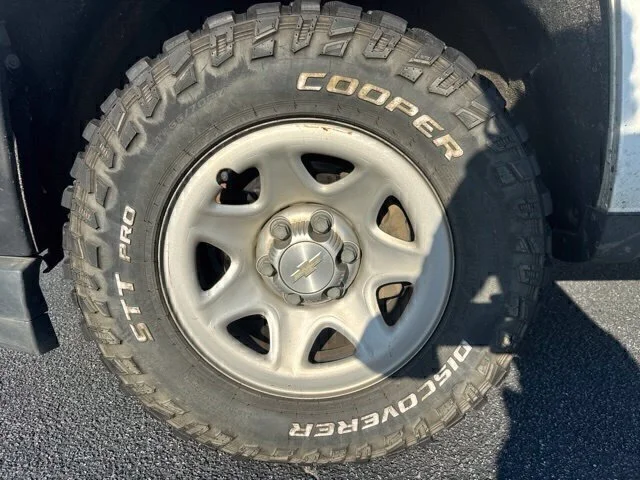 Used 2019 White Chevrolet WT image 12
