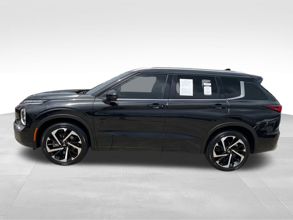 Used 2023 Black Mitsubishi SEL image 2
