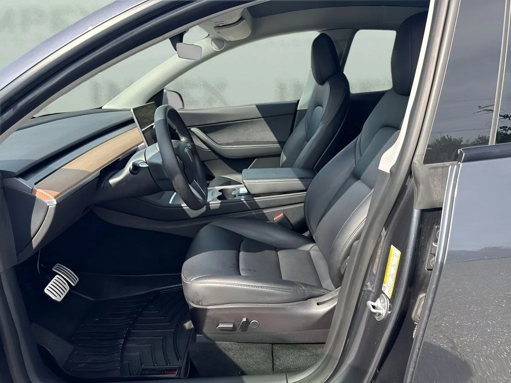 Used 2022 Gray Tesla Performance image 5
