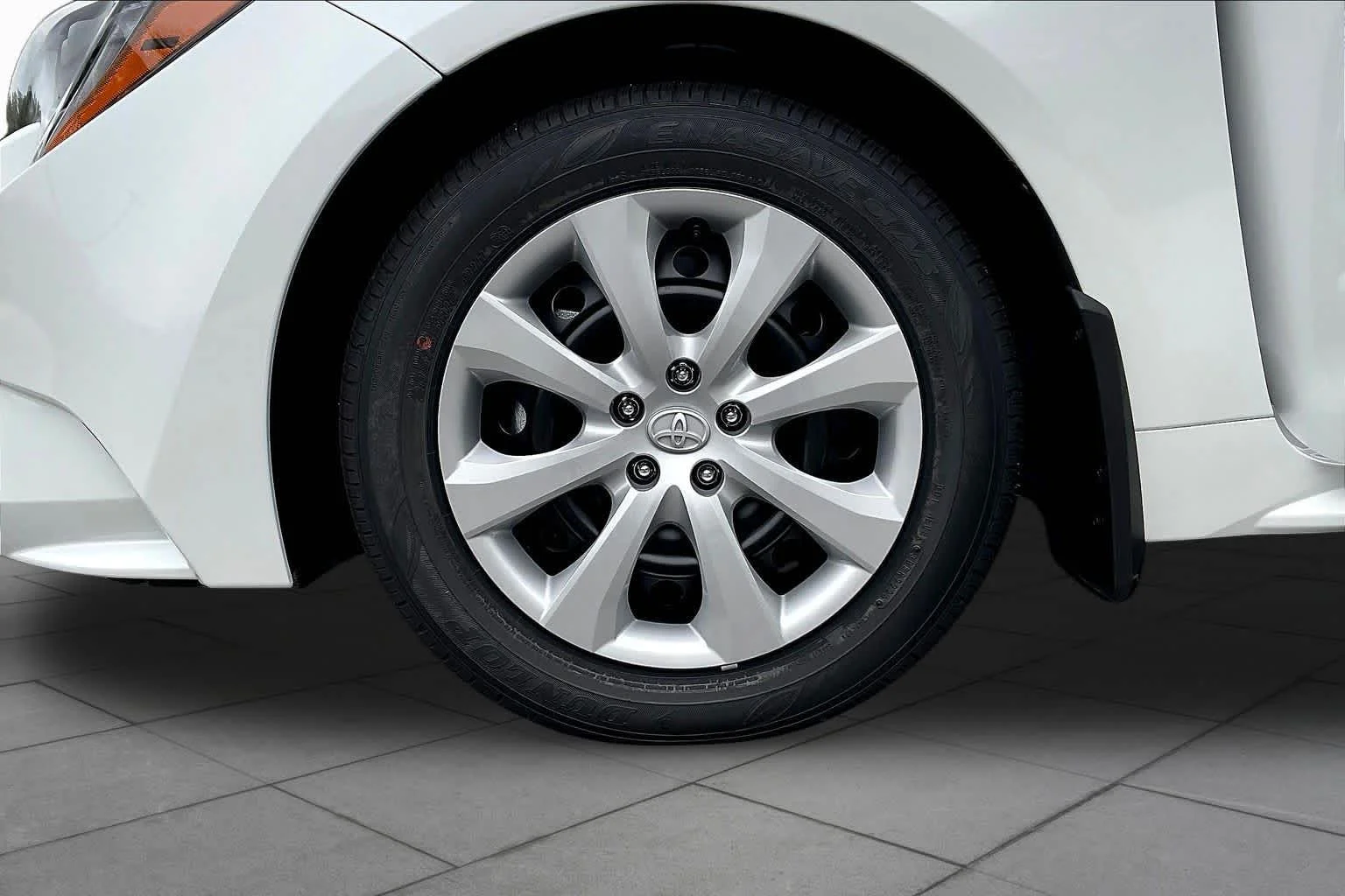 New 2027 Wind Chill Pearl Toyota LE image 11