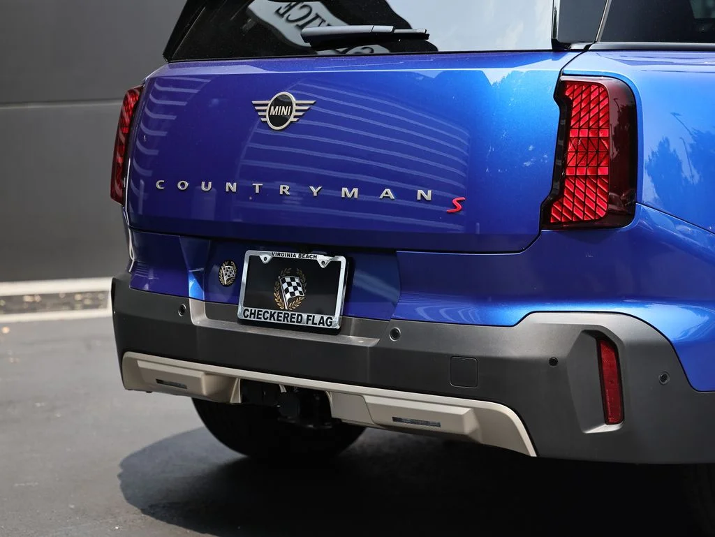 New 2027 Blazing Blue MINI Signature Plus image 9