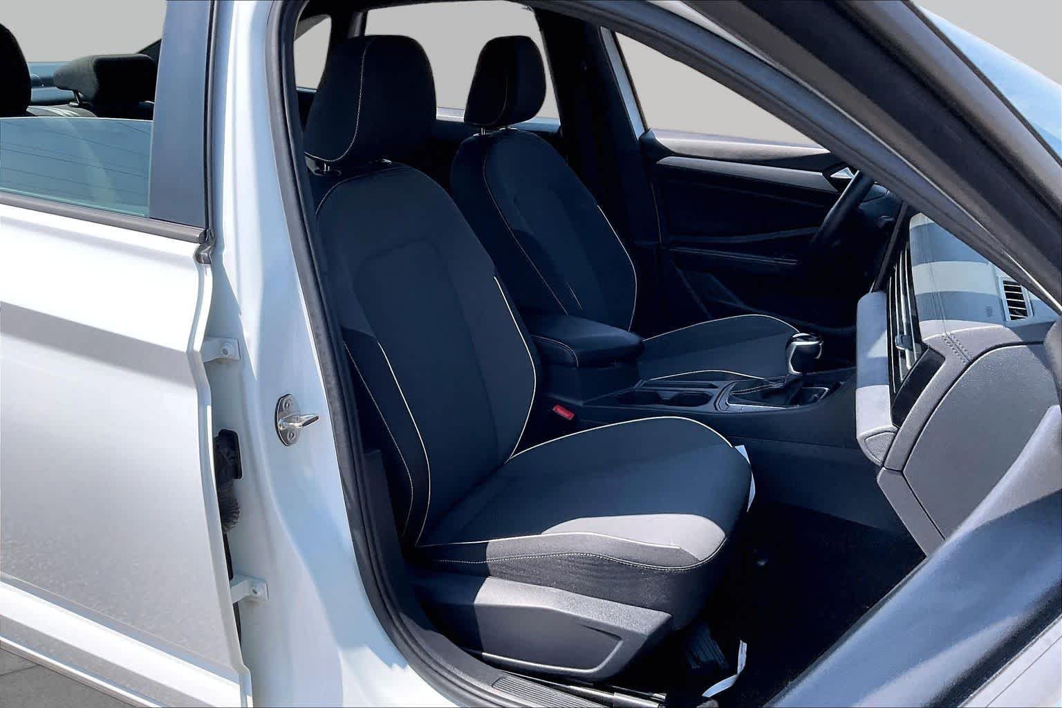 Used 2025 Pure White Volkswagen Sport image 9