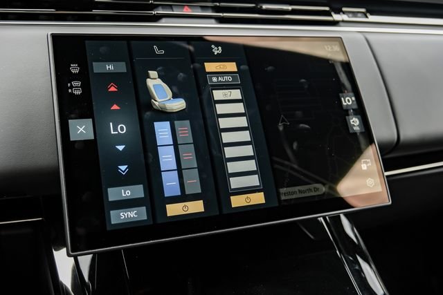 Used 2025 Black Land Rover SE image 33