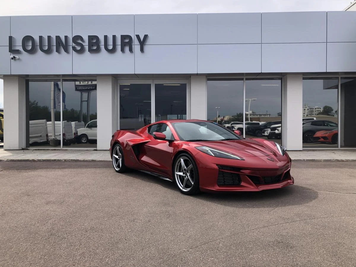 Used 2025 Red Chevrolet 2dr E-Ray Cpe w/2LZ image 1