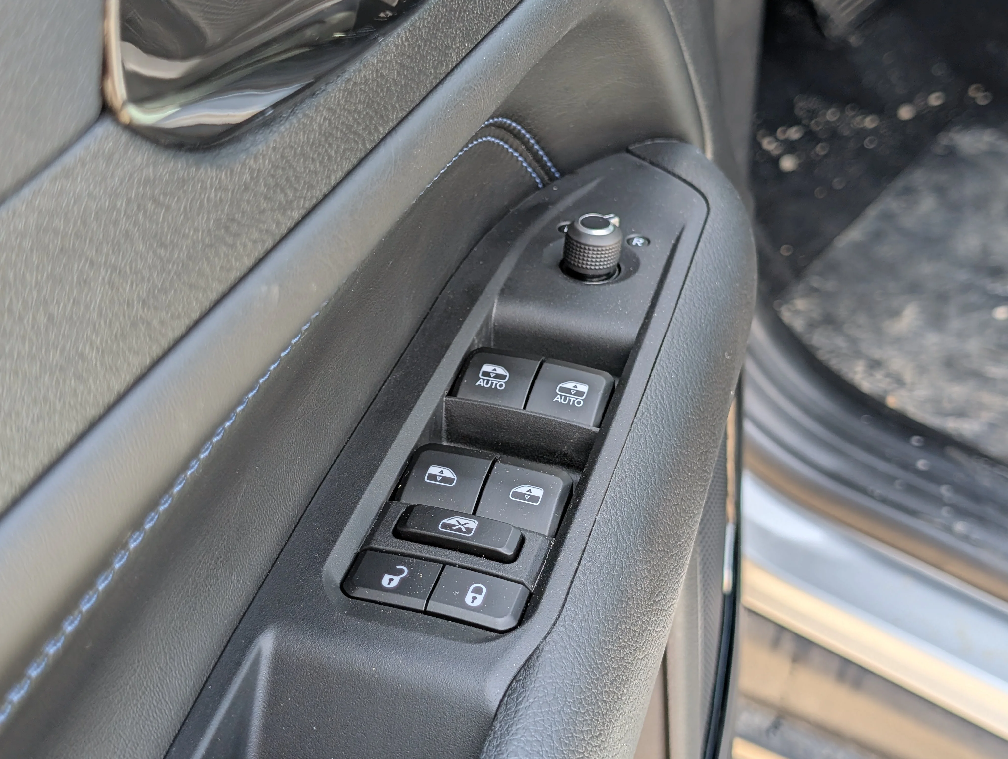 New 2026 Silver Zynith Metallic Jeep North image 18