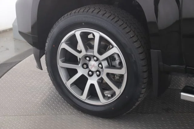 Used 2022 Black GMC Denali image 13