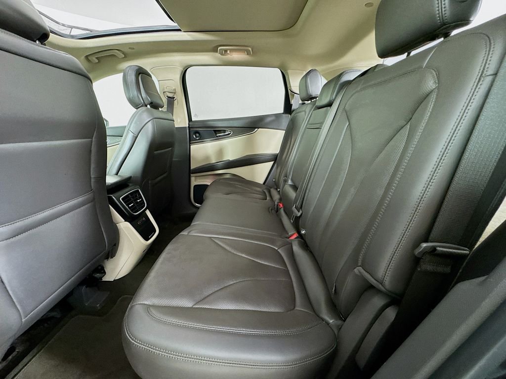 Used 2020 Magnetic Gray Lincoln Reserve image 31