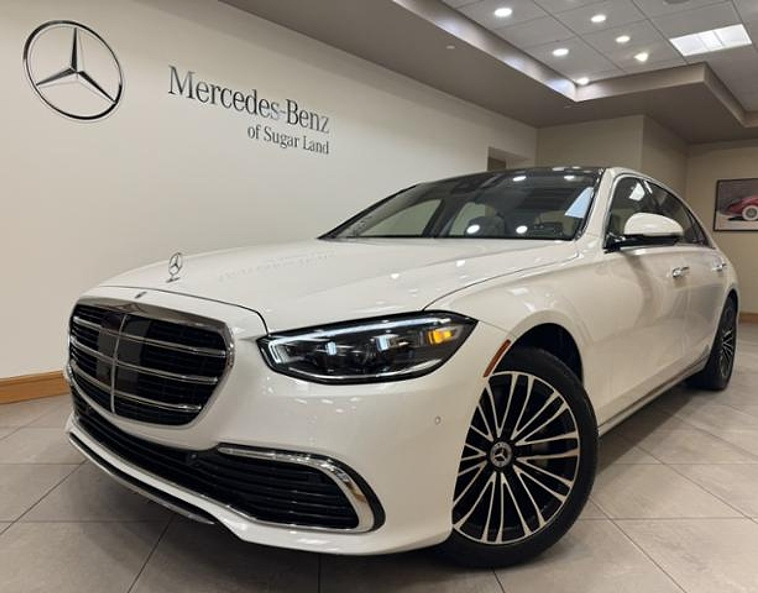 Certified Used 2026 MANUFAKTUR Moonlight White Metallic Mercedes-Benz 4MATIC® image 1