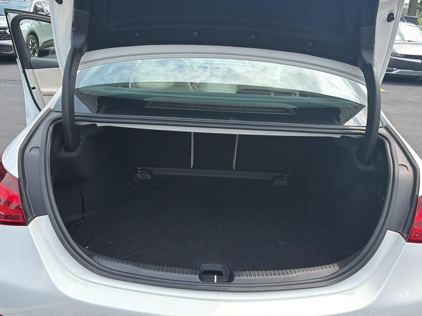 Used 2022 Polar White Mercedes-Benz C 300 image 11
