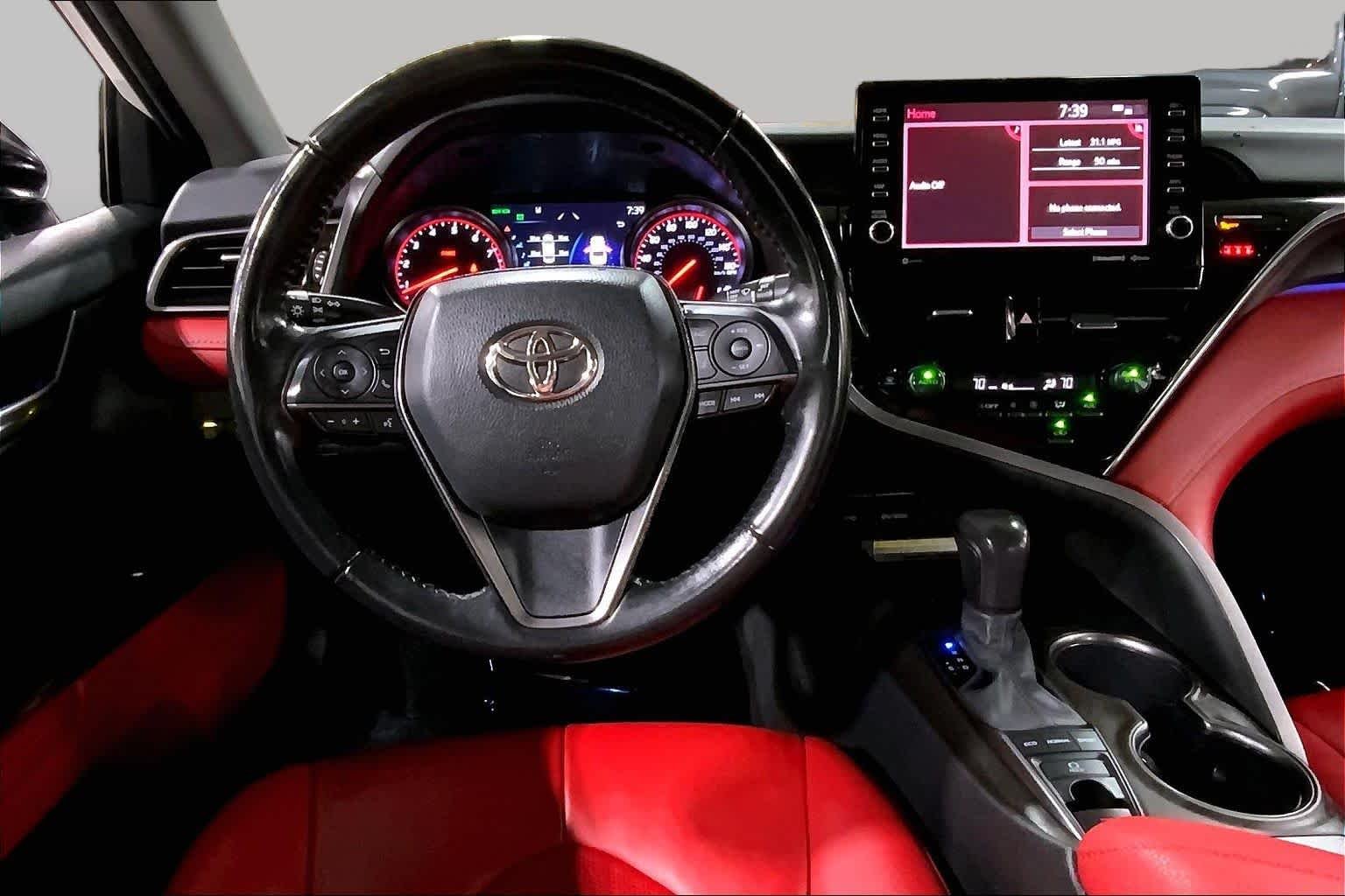 Used 2021 Wind Chill Pearl Toyota XSE image 6