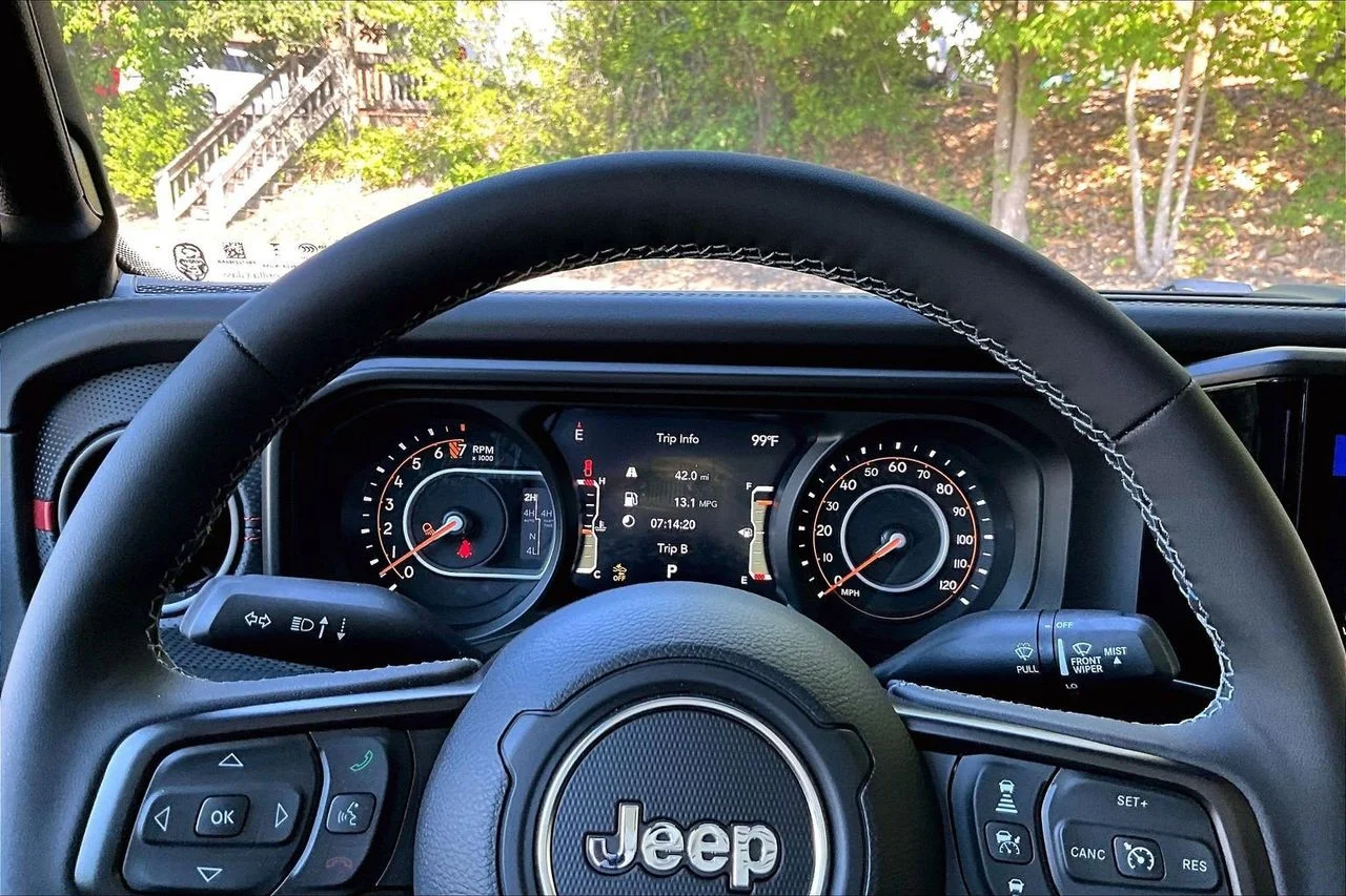 New 2026 Anvil Clear-Coat Exterior Paint Jeep Rubicon X image 11
