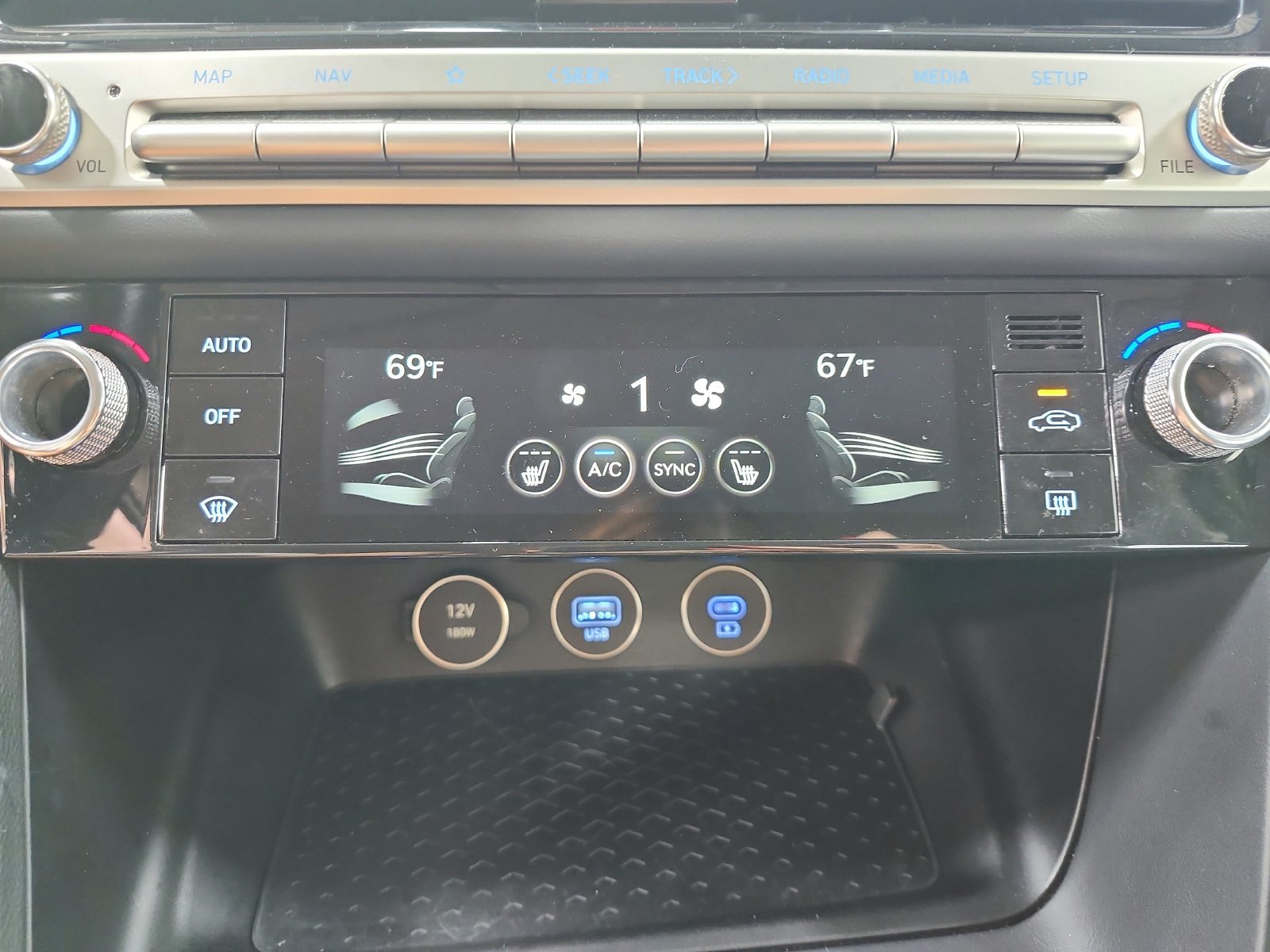 Used 2025 Gray Genesis 2.5T image 18