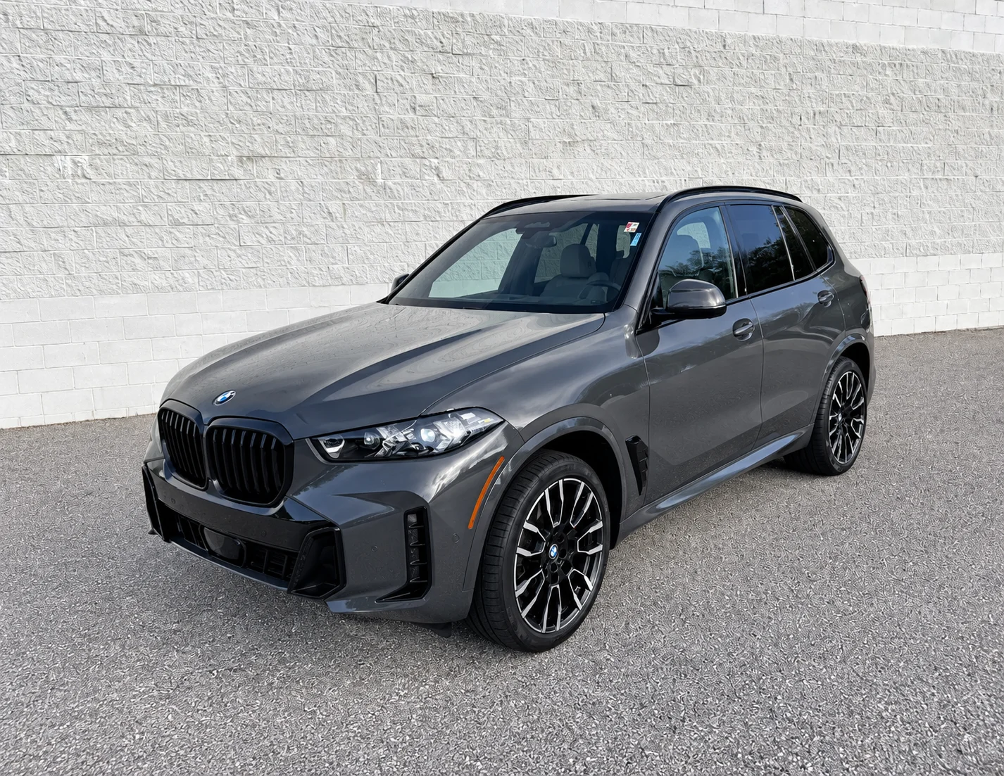 Used 2026 Gray Metallic BMW xDrive40i image 1