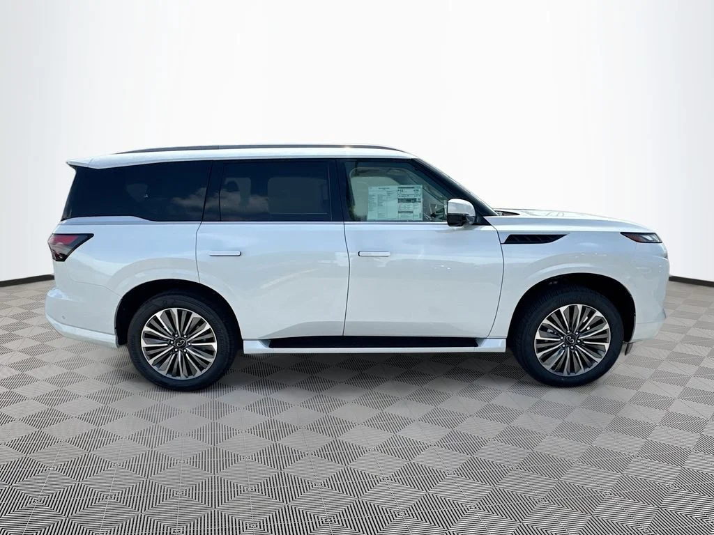 New 2027 RADIANT WHITE INFINITI Luxe 2WD image 4