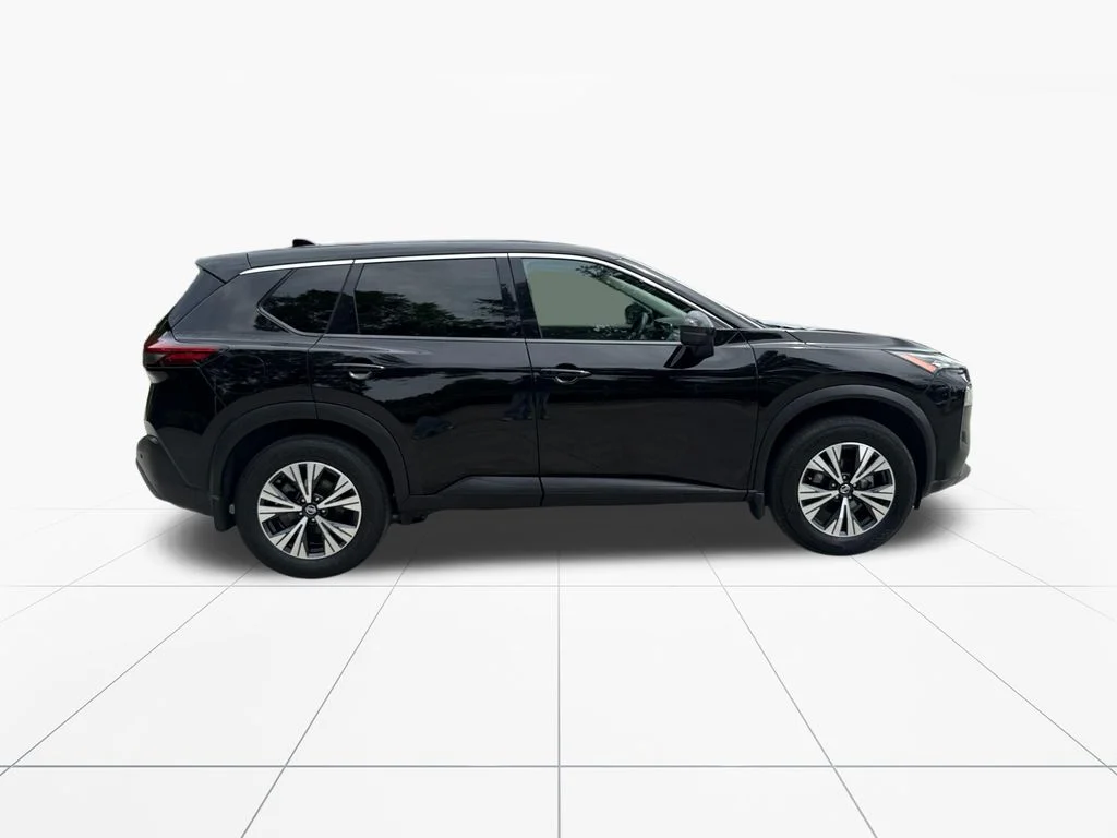 Used 2021 Super Black Nissan SV image 9