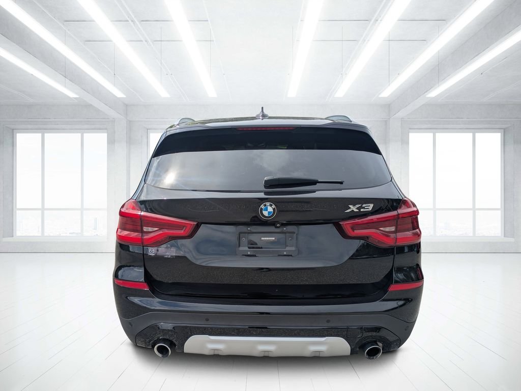 Used 2018 Black BMW xDrive30i image 4