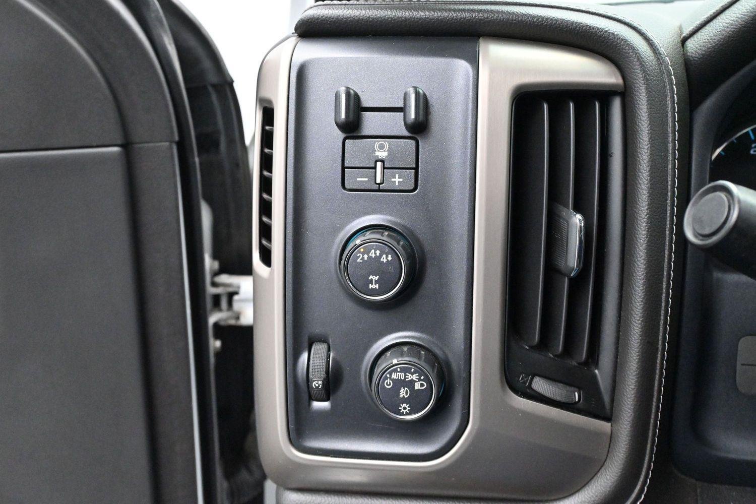 Used 2019 Summit White GMC Denali image 26