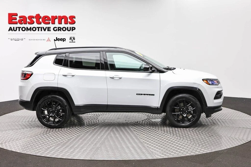 Certified Used 2023 White Jeep Latitude image 4