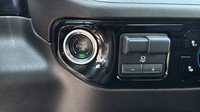 Used 2025 Black Chevrolet RST image 28