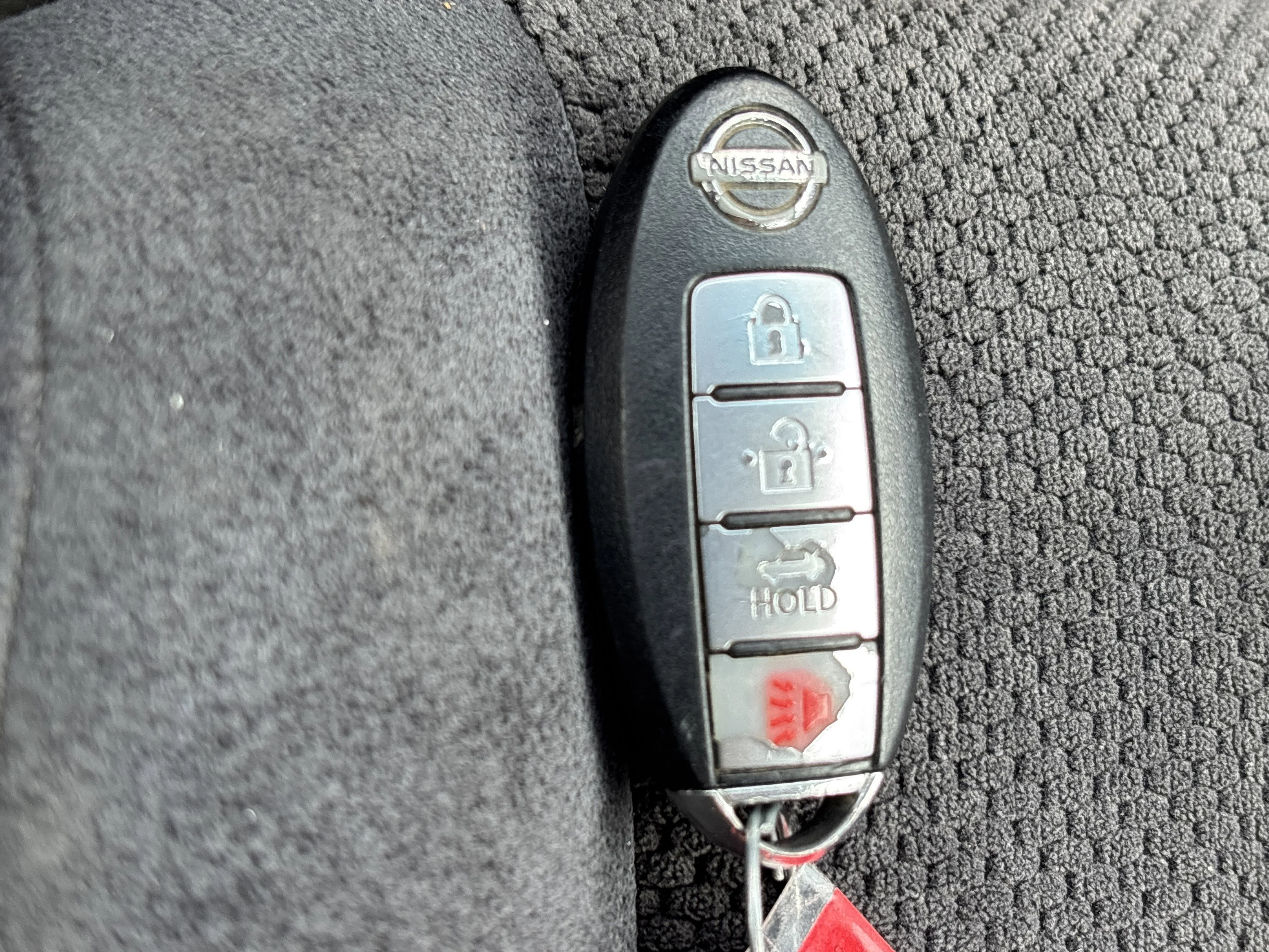 Used 2009 Navy Blue Metallic Nissan 2.5 S image 32