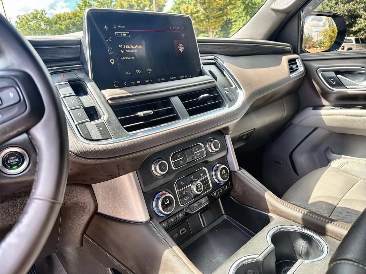 Used 2024 Sterling Metallic GMC SLT image 11