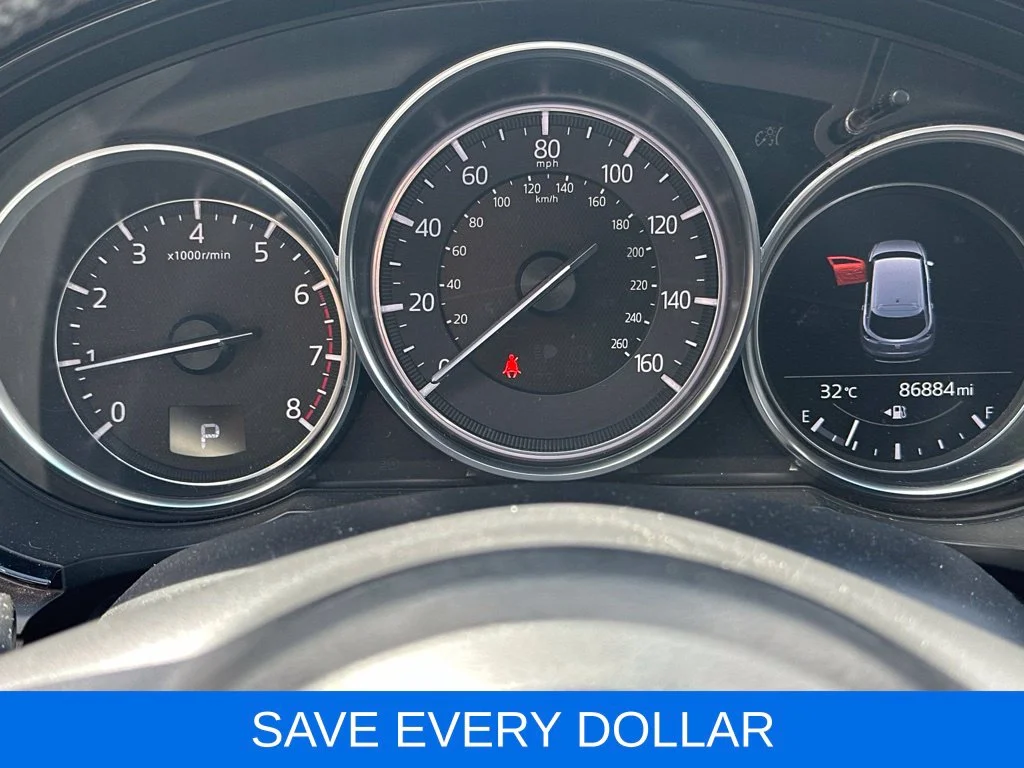 Used 2018 White Mazda Signature image 11