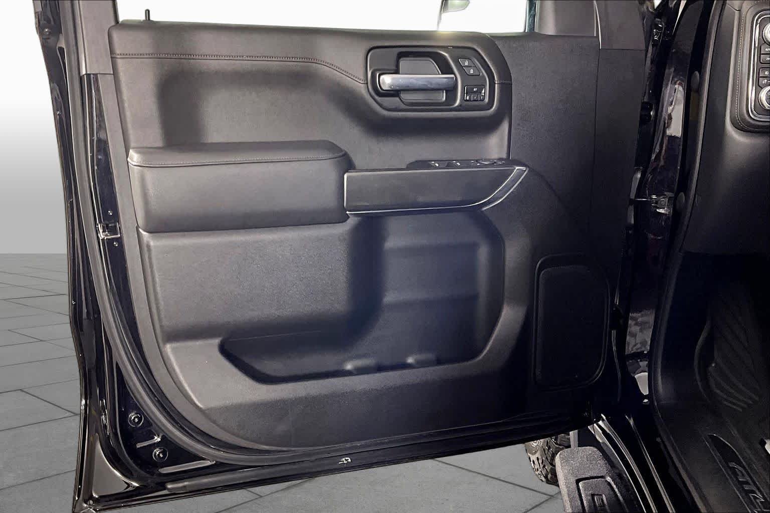 Used 2021 EBONY TWILIGHT METALLIC GMC AT4 image 21