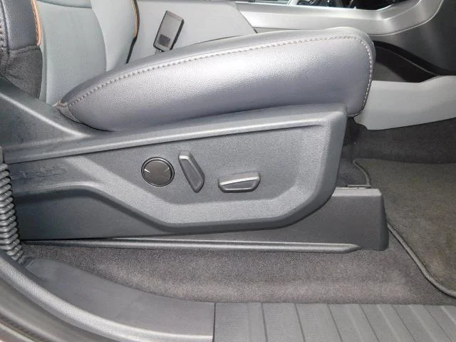 New 2026 Star White Metallic Tri-Coat Ford Lariat® image 67