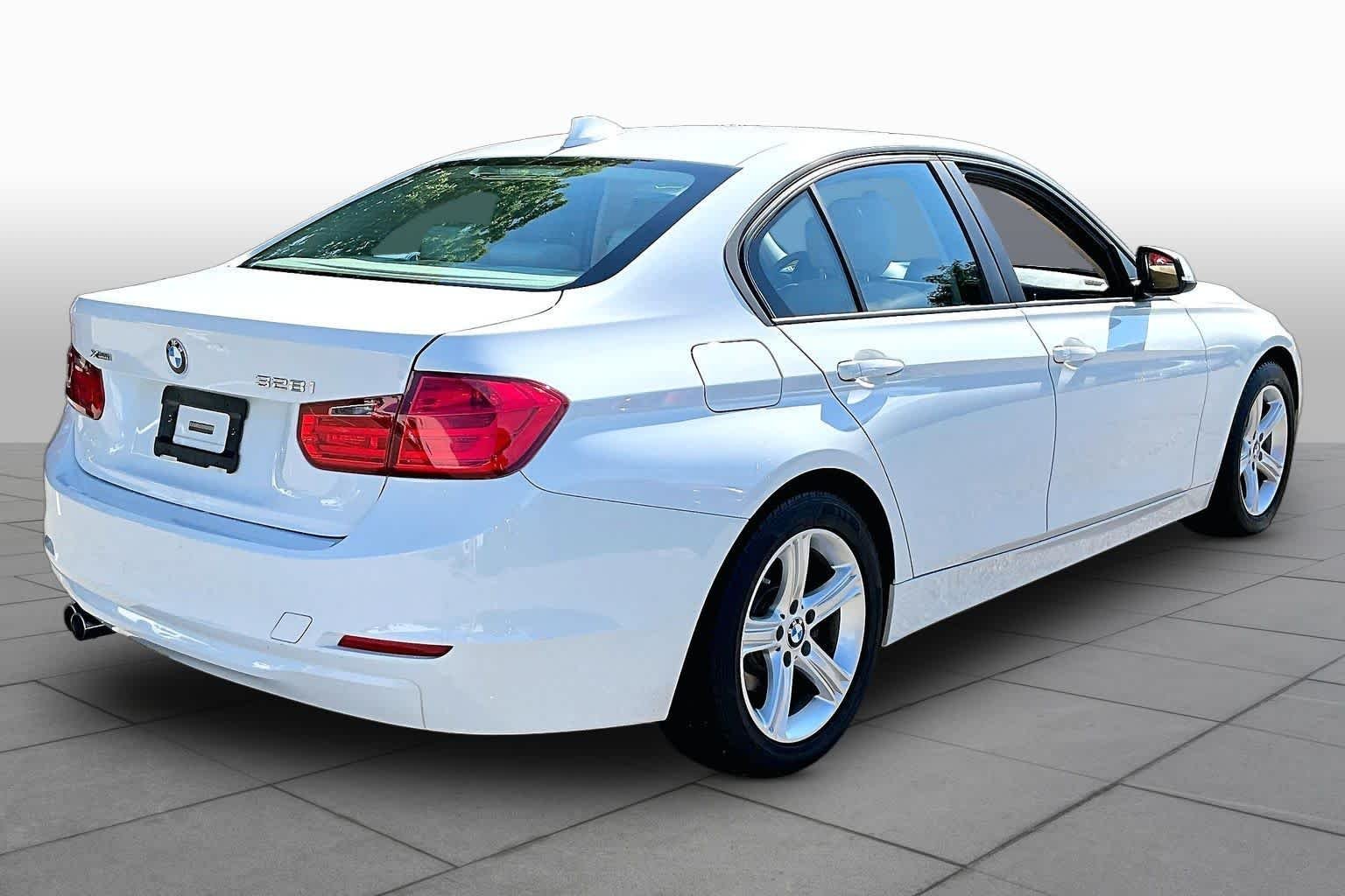Used 2013 Alpine White BMW 328i xDrive image 13