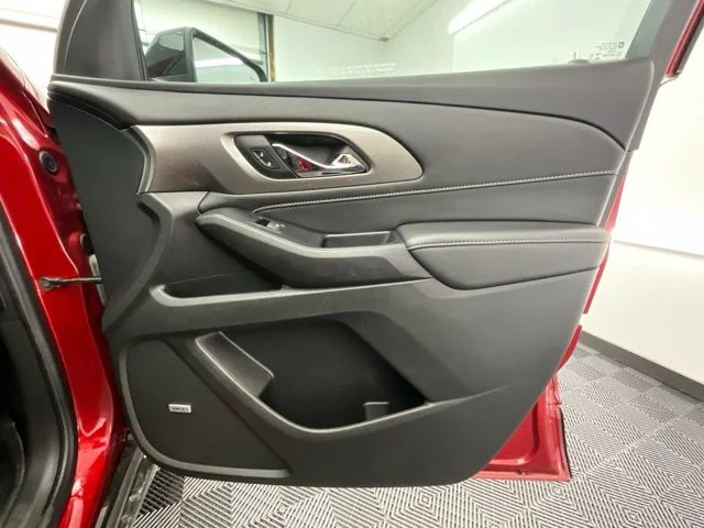 Used 2022 Red Chevrolet Premier image 17
