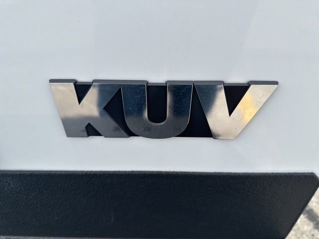 New 2025 Summit White Chevrolet 1WT image 7