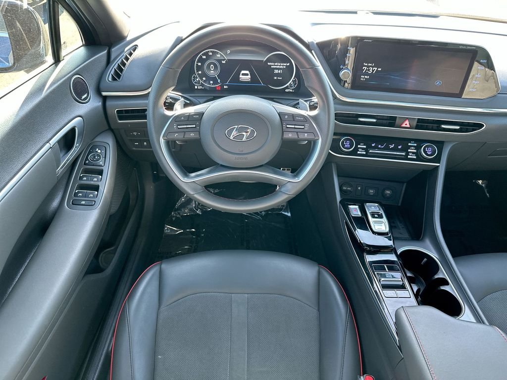 Used 2022 Blue Hyundai SEL Plus image 9
