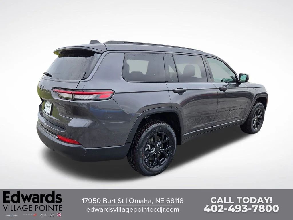 New 2026 Baltic Gray Metallic Clear-Coat Exterior Paint Jeep Altitude image 3