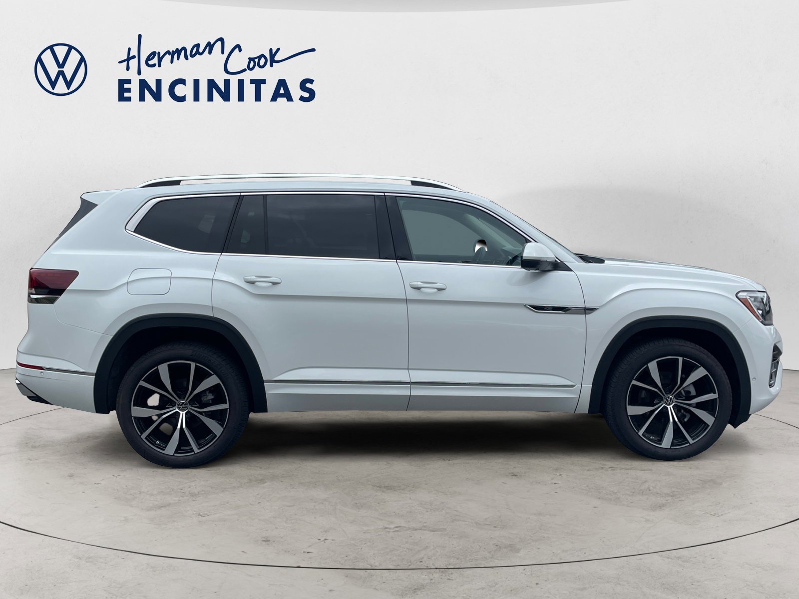 2026 Volkswagen Atlas SEL Premium R-Line - Photo 6