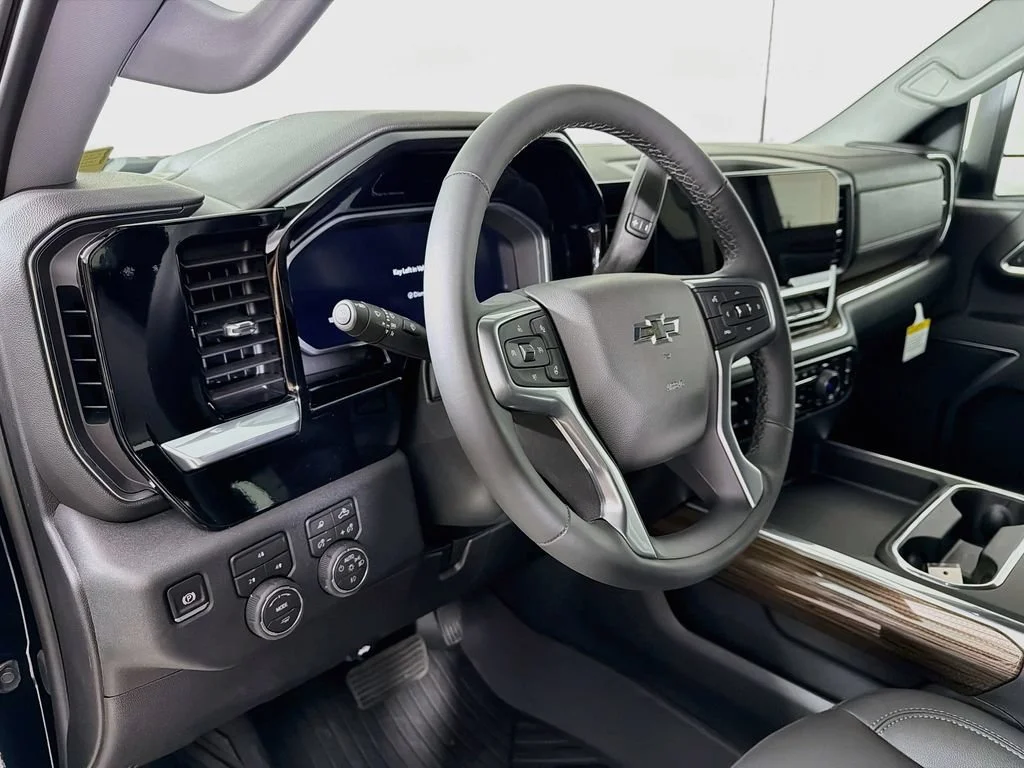2026 Chevrolet Silverado 3500HD LT - Photo 9