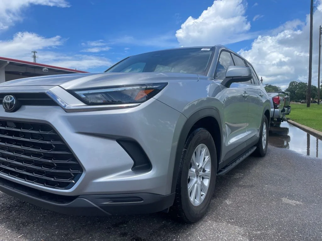 Used 2026 Silver Toyota XLE image 11