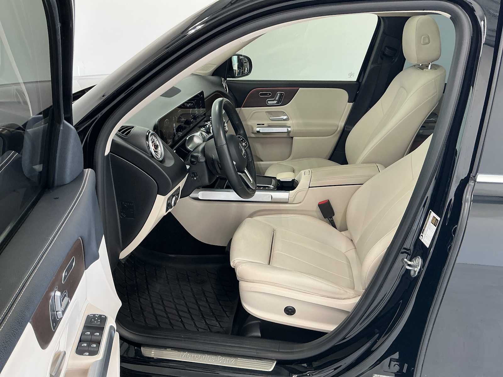 Used 2023 Night Black Mercedes-Benz GLB 250 image 10