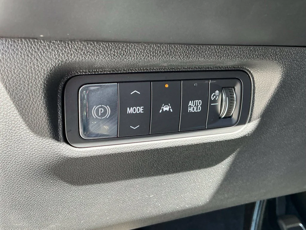 Used 2024  Acura Base image 29