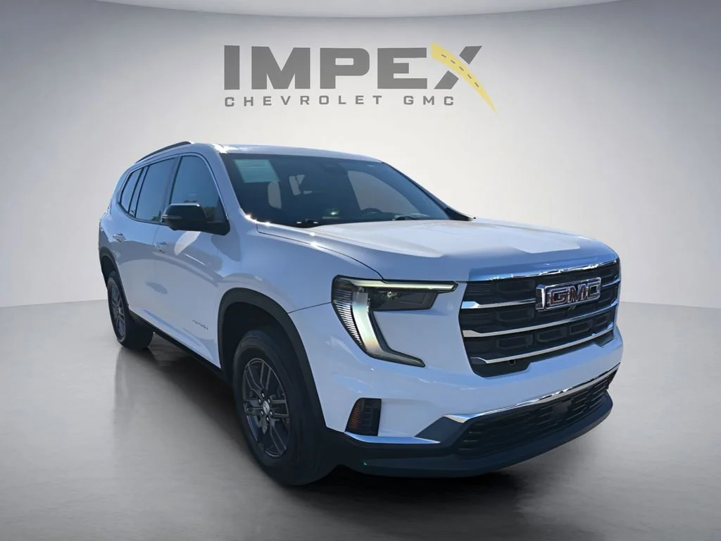 Used 2025 Summit White GMC Elevation image 7