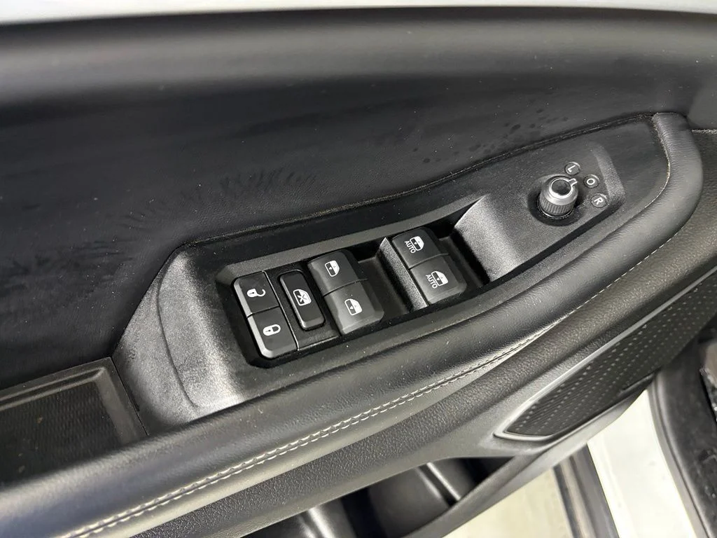 Used 2024 White Jeep 4xe image 18